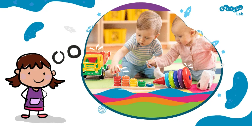 Niña pensando en dos niños pequeños que juegan con juguetes de colores para apilar y contar
